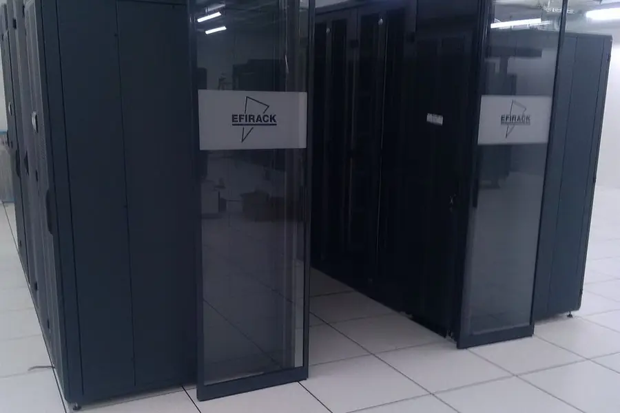 Industrie et centres de données : Sanofi · Air France · Renault · centres de données